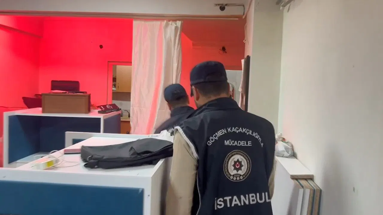 İstanbul'da 'kaçak göçmen' şebekesine operasyon