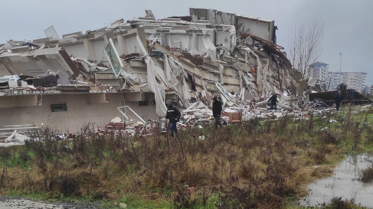 Nil Apartmanı sanığı: Benim de evim yıkıldı, vicdanen ben müsterihim